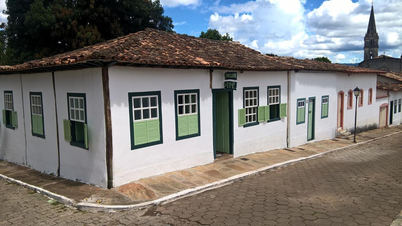 Pousada Do Ipe Goias Bagian luar foto