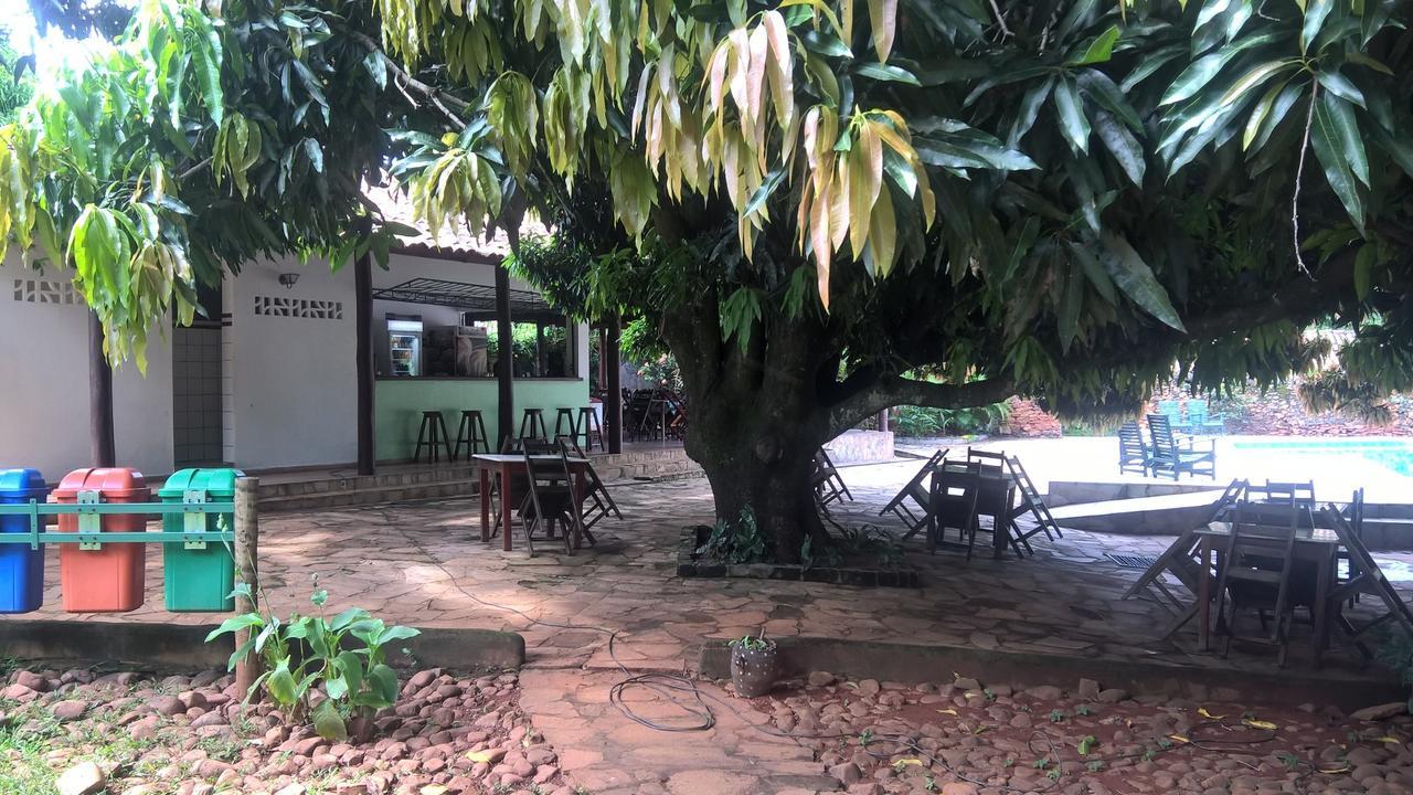 Pousada Do Ipe Goias Bagian luar foto